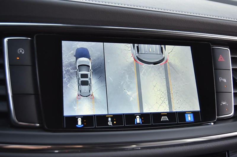 Buick Enclave Vehicle Image 15