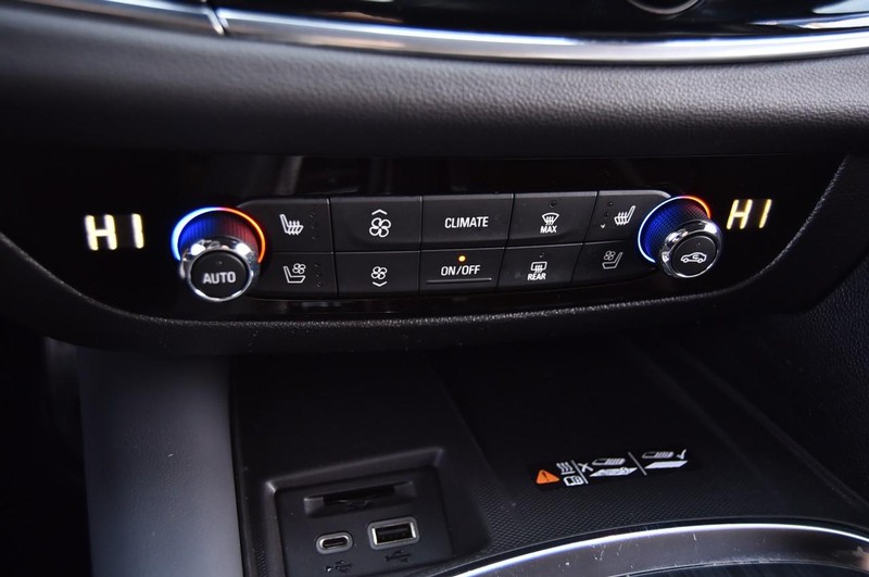 Buick Enclave Vehicle Image 20