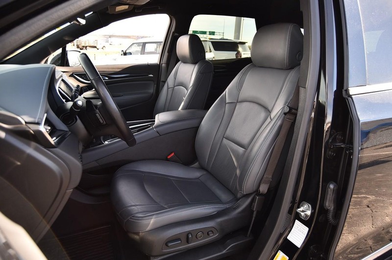 Buick Enclave Vehicle Image 23