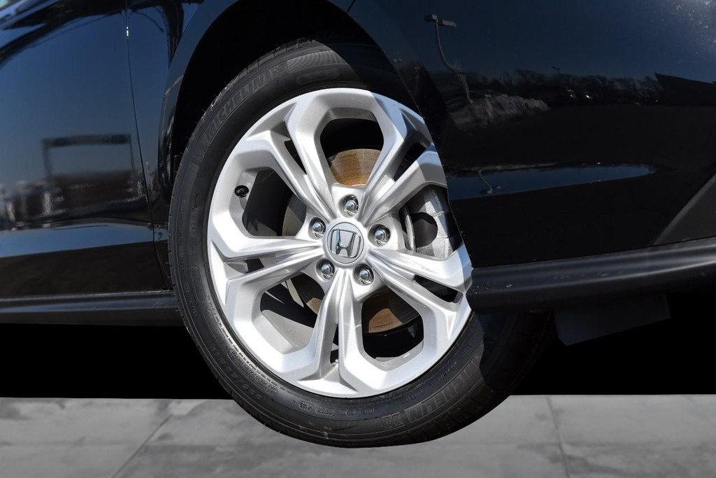 Honda Accord Sedan Vehicle Image 03