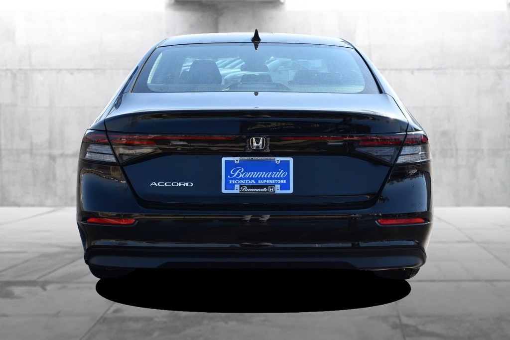 Honda Accord Sedan Vehicle Image 06