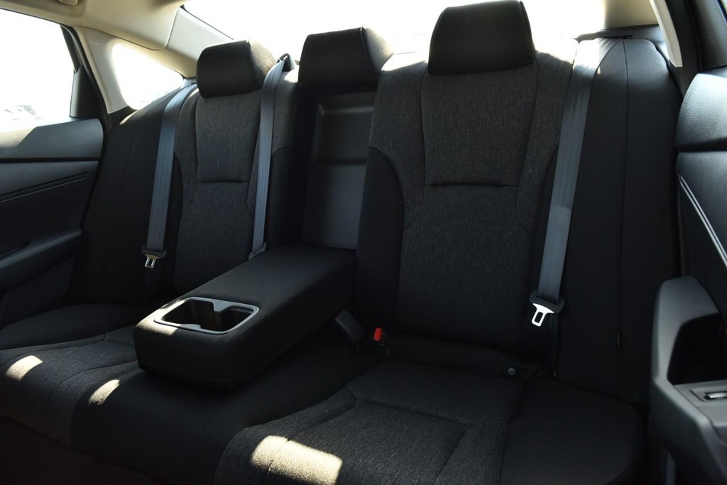 Honda Accord Sedan Vehicle Image 20