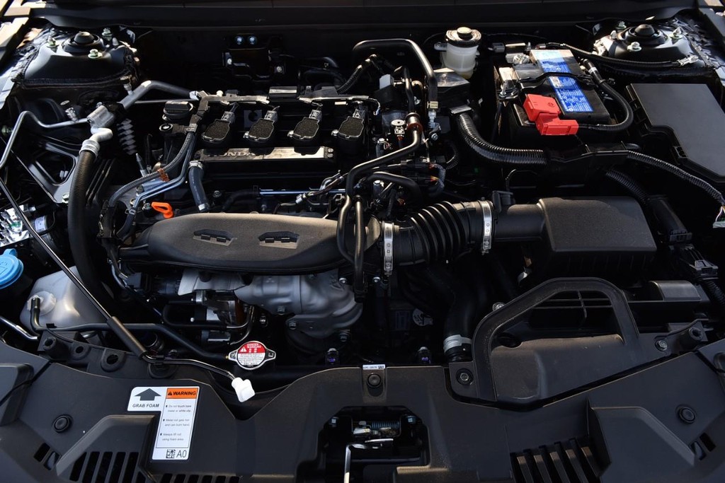 Honda Accord Sedan Vehicle Image 23