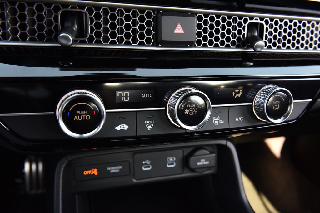 Honda Civic Sedan Vehicle Image 16