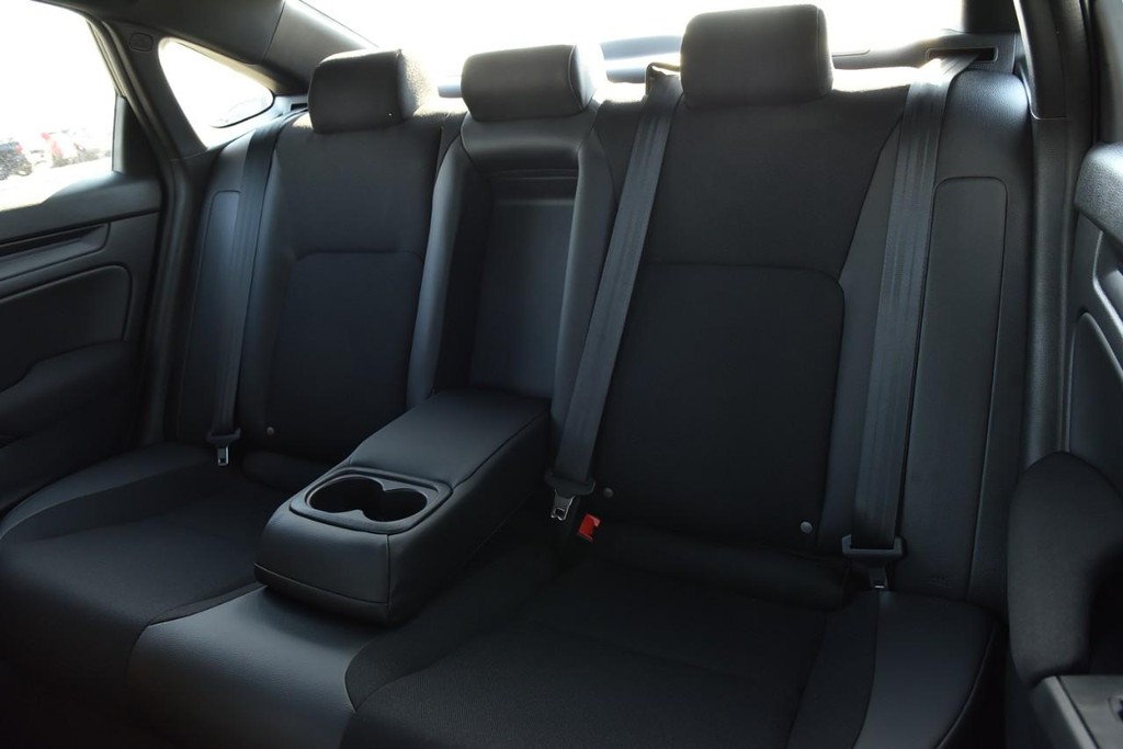 Honda Civic Sedan Vehicle Image 23