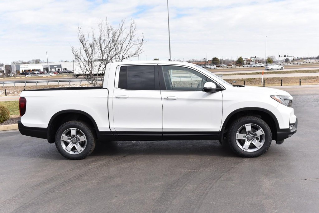 Honda Ridgeline Vehicle Full-screen Gallery Image 5