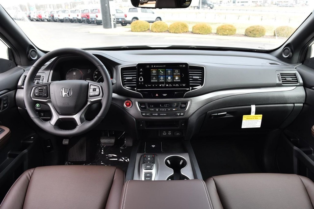 Honda Ridgeline Vehicle Full-screen Gallery Image 8