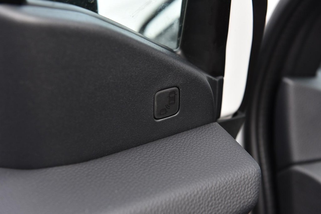 Honda Ridgeline Vehicle Full-screen Gallery Image 12