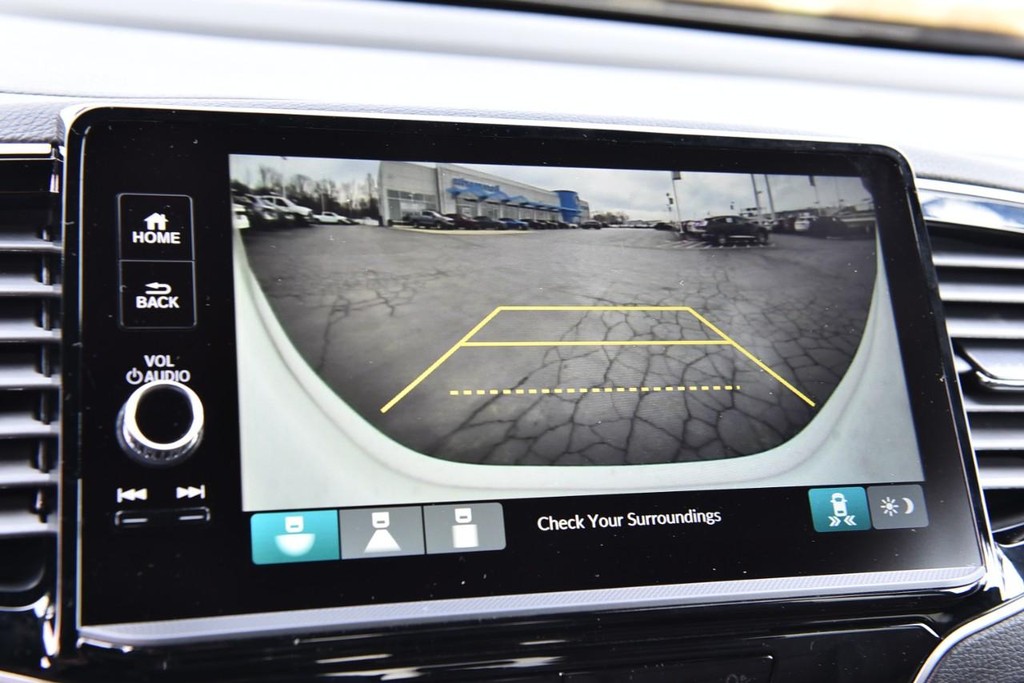 Honda Ridgeline Vehicle Full-screen Gallery Image 15