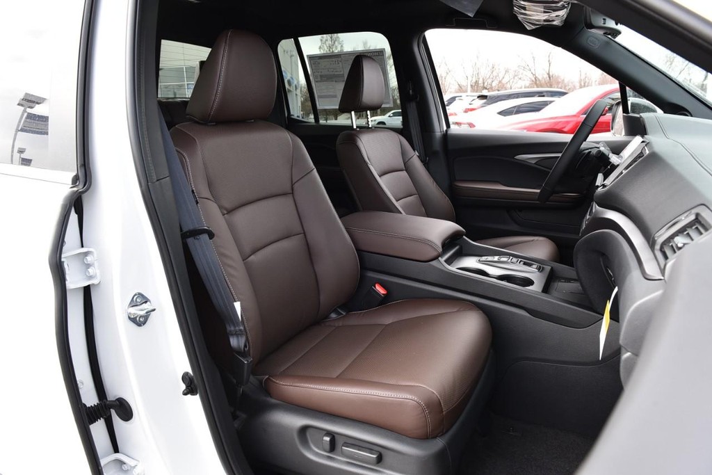 Honda Ridgeline Vehicle Full-screen Gallery Image 26