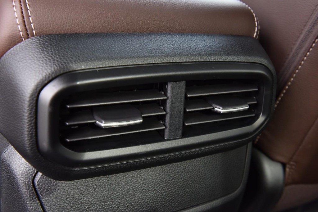 Honda Ridgeline Vehicle Full-screen Gallery Image 29