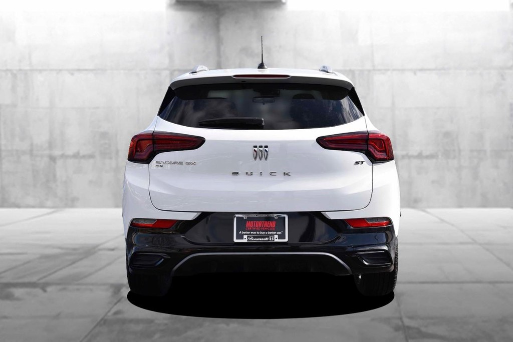 Buick Encore GX Vehicle Full-screen Gallery Image 06