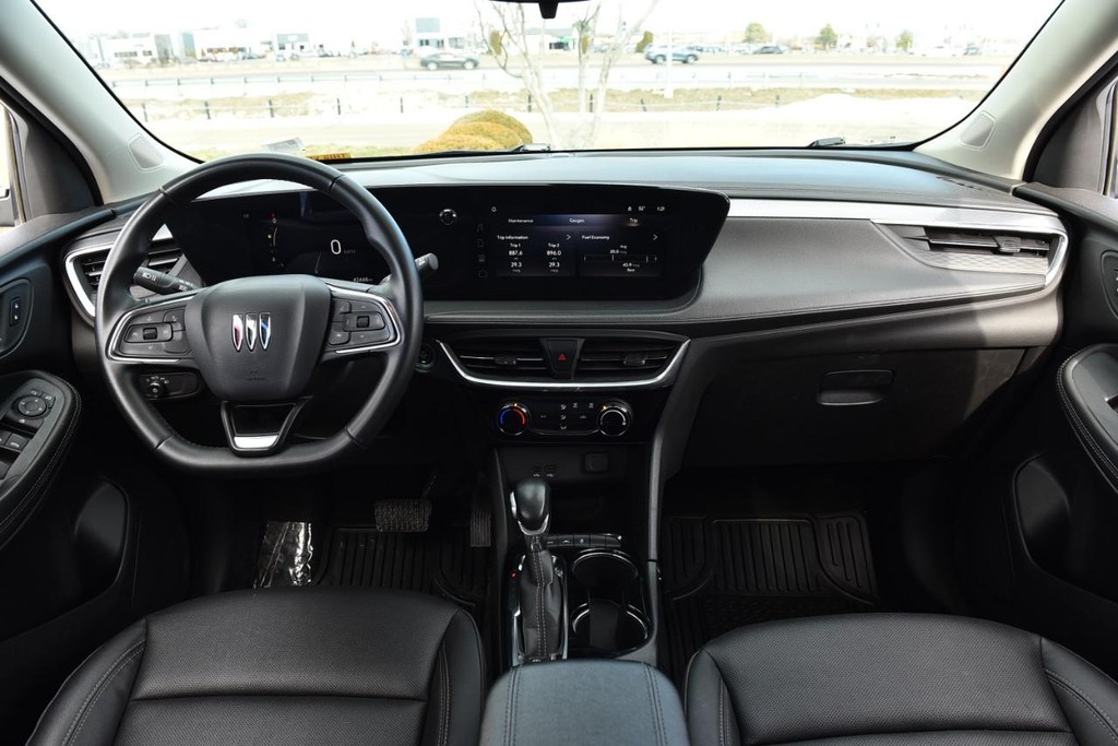 Buick Encore GX Vehicle Full-screen Gallery Image 07