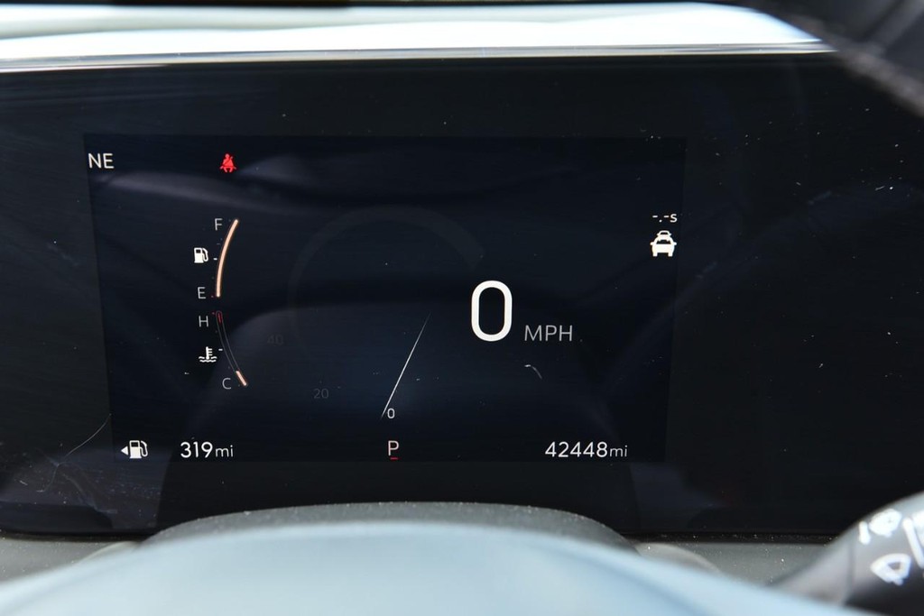 Buick Encore GX Vehicle Full-screen Gallery Image 11