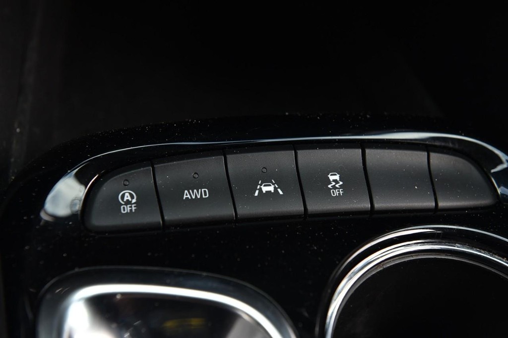 Buick Encore GX Vehicle Full-screen Gallery Image 16