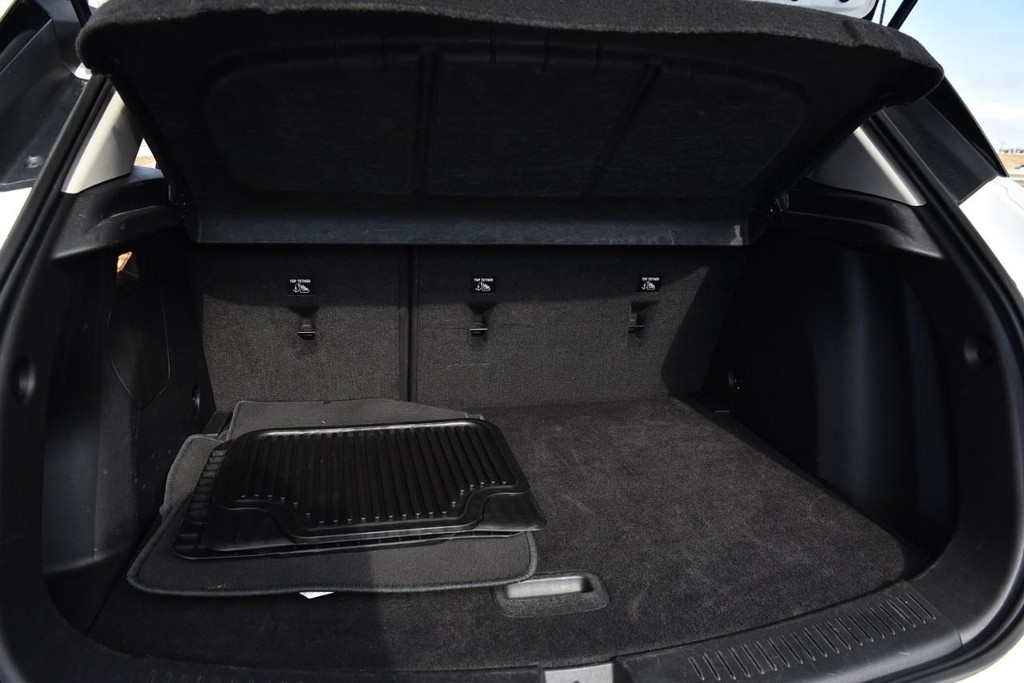 Buick Encore GX Vehicle Full-screen Gallery Image 23