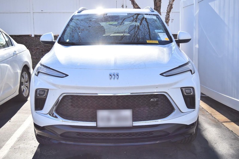 Buick Encore GX Vehicle Image 03