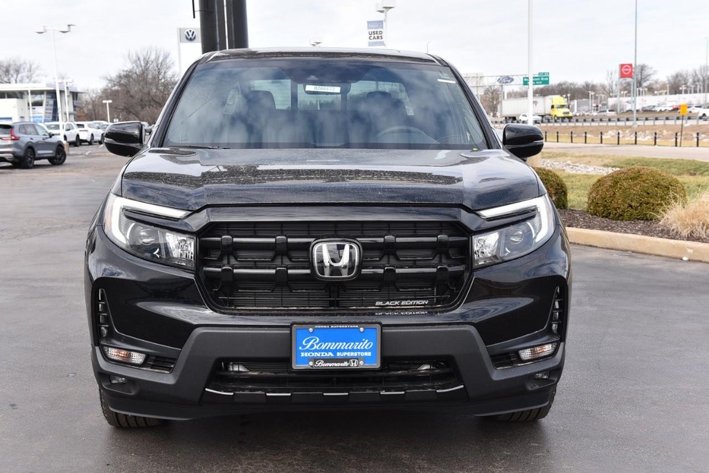 Honda Ridgeline Vehicle Full-screen Gallery Image 4