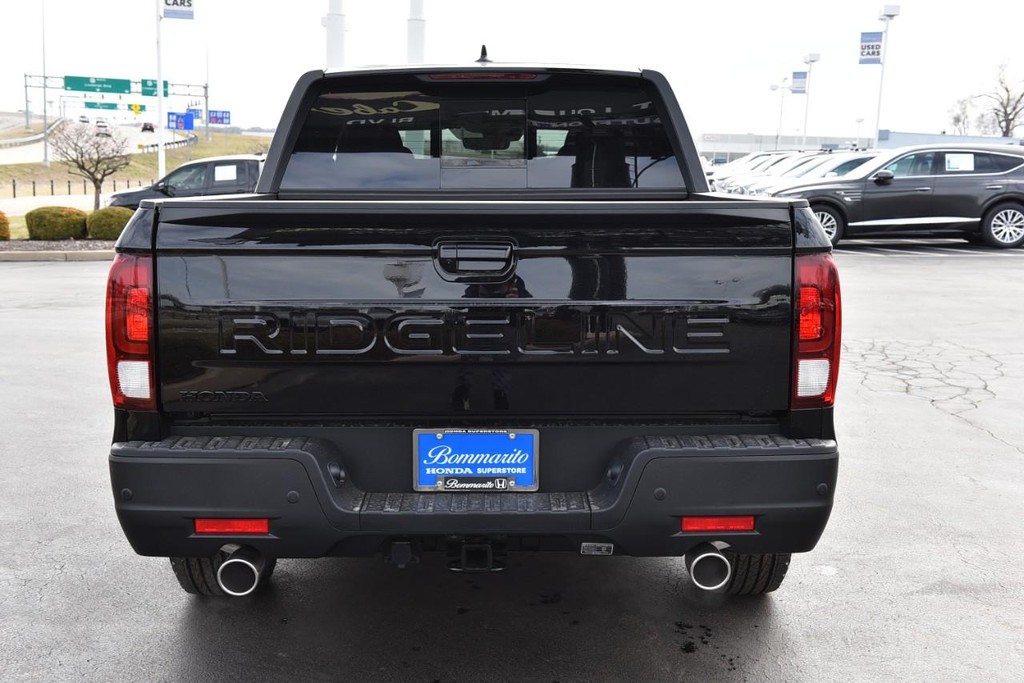 Honda Ridgeline Vehicle Full-screen Gallery Image 6