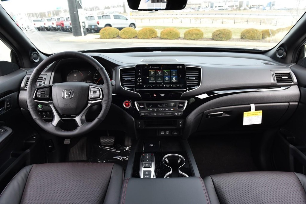 Honda Ridgeline Vehicle Full-screen Gallery Image 8