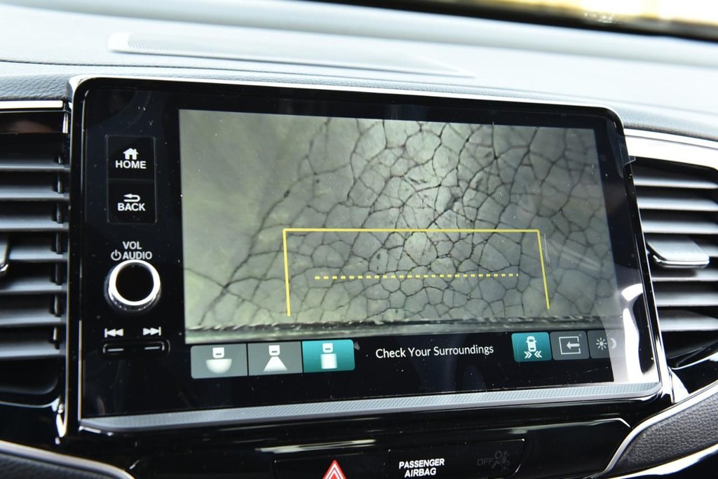 Honda Ridgeline Vehicle Full-screen Gallery Image 16