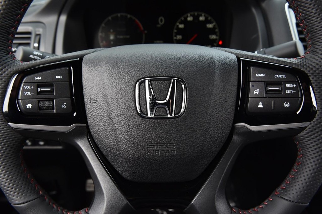 Honda Ridgeline Vehicle Full-screen Gallery Image 24