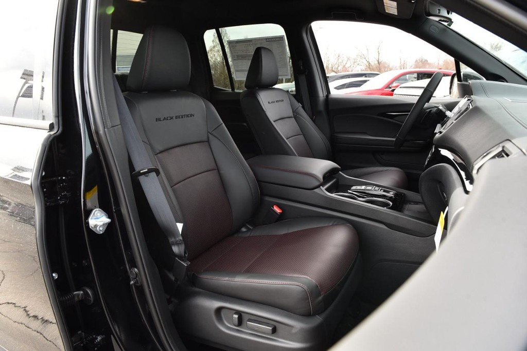 Honda Ridgeline Vehicle Full-screen Gallery Image 26