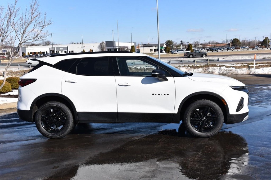 Chevrolet Blazer Vehicle Image 05