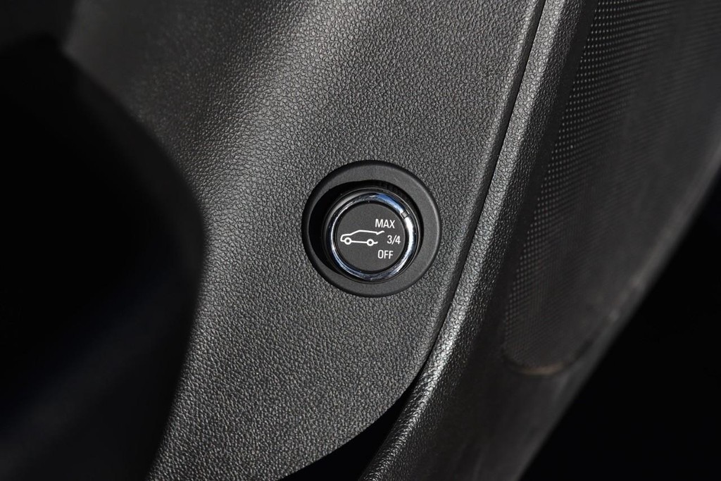 Chevrolet Blazer Vehicle Image 09