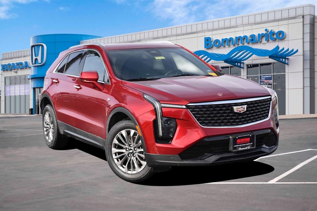 Cadillac XT4 Vehicle Full-screen Gallery Image 01