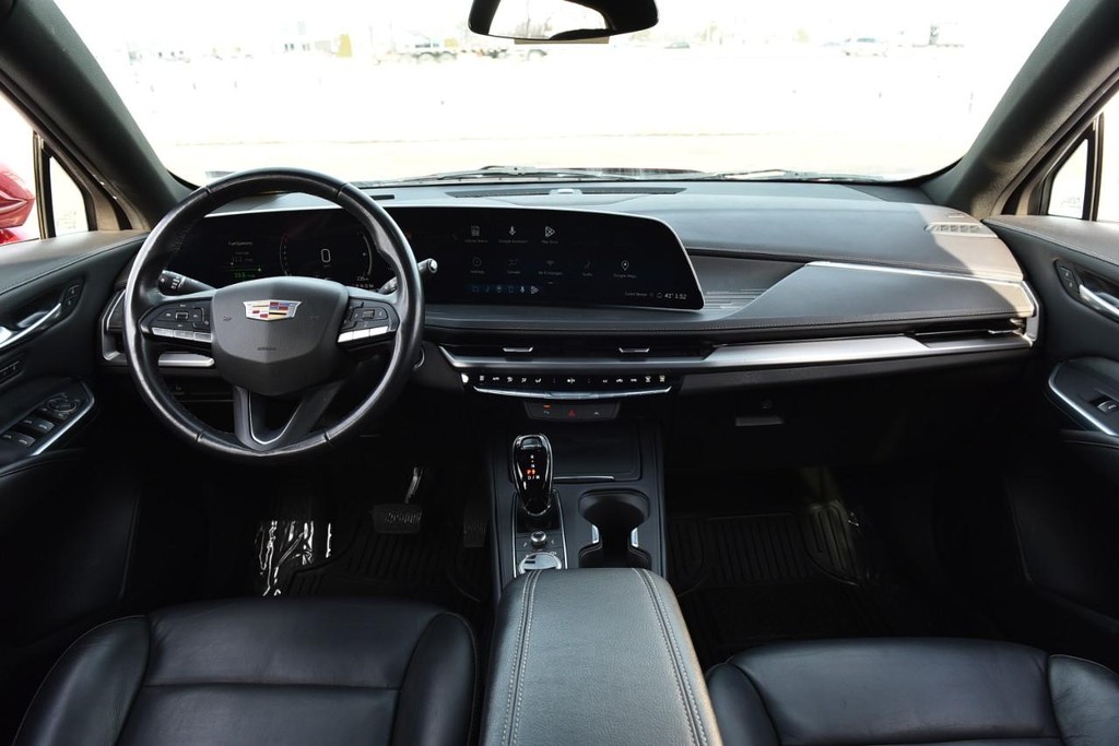 Cadillac XT4 Vehicle Full-screen Gallery Image 07