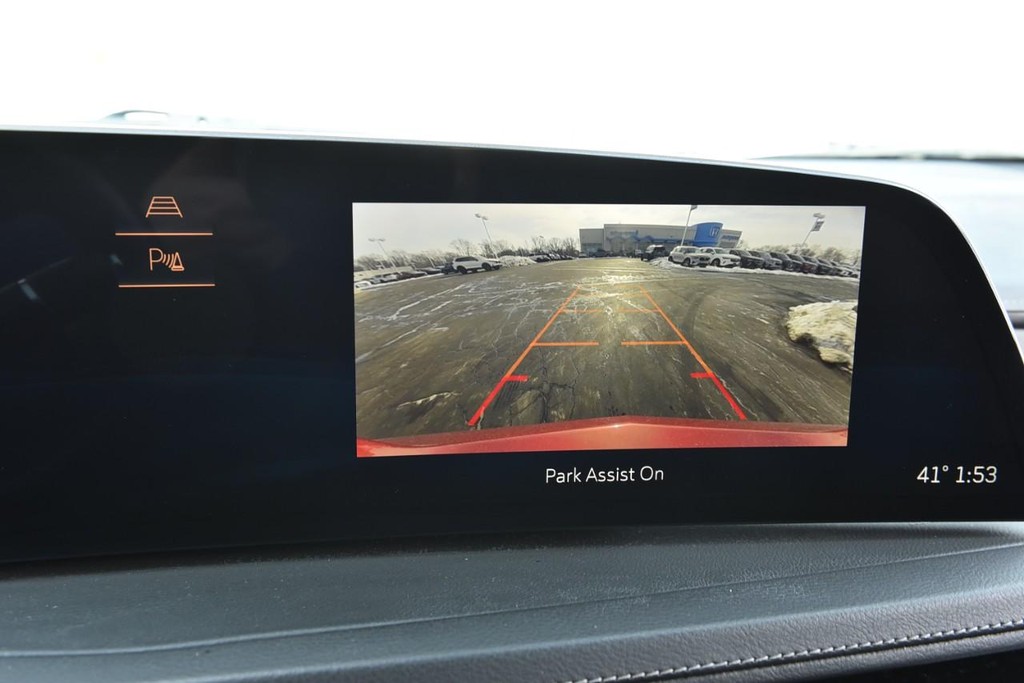 Cadillac XT4 Vehicle Full-screen Gallery Image 13