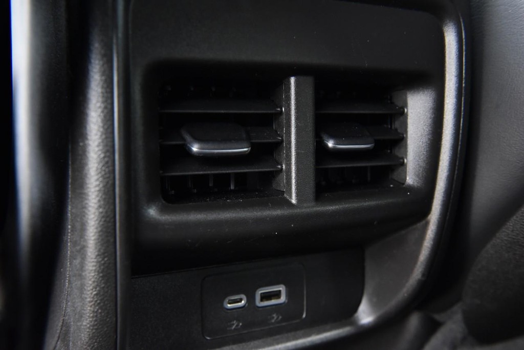 Cadillac XT4 Vehicle Full-screen Gallery Image 22