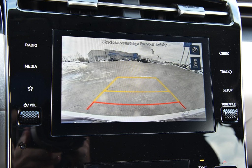 Hyundai Tucson Vehicle Full-screen Gallery Image 12