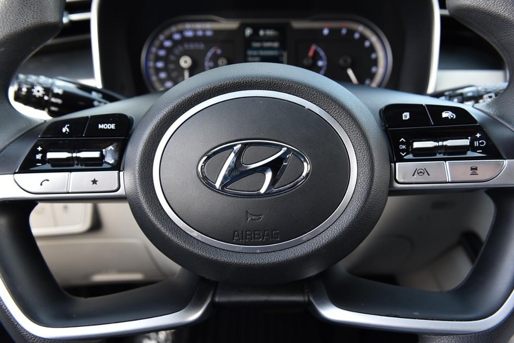 Hyundai Tucson Vehicle Full-screen Gallery Image 19