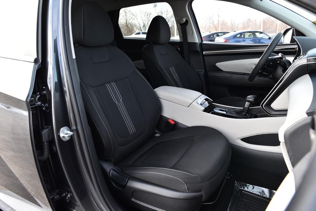 Hyundai Tucson Vehicle Full-screen Gallery Image 21