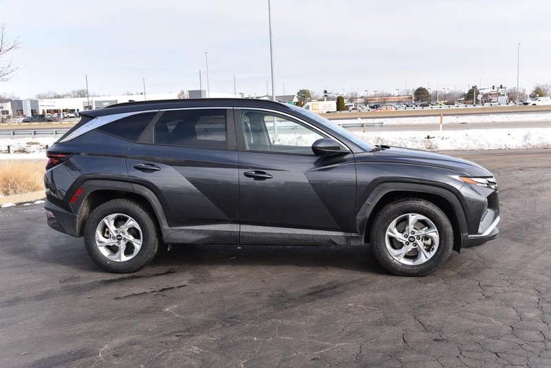 Hyundai Tucson Vehicle Image 05