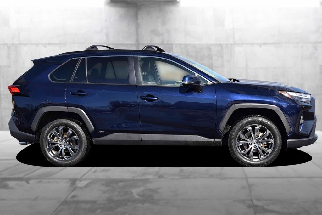 Toyota RAV4 Vehicle Image 05