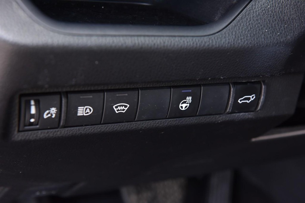 Toyota RAV4 Vehicle Image 11