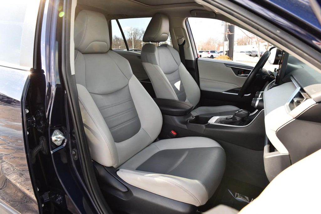 Toyota RAV4 Vehicle Image 20