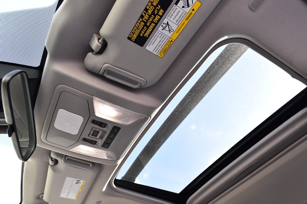 Toyota RAV4 Vehicle Image 21