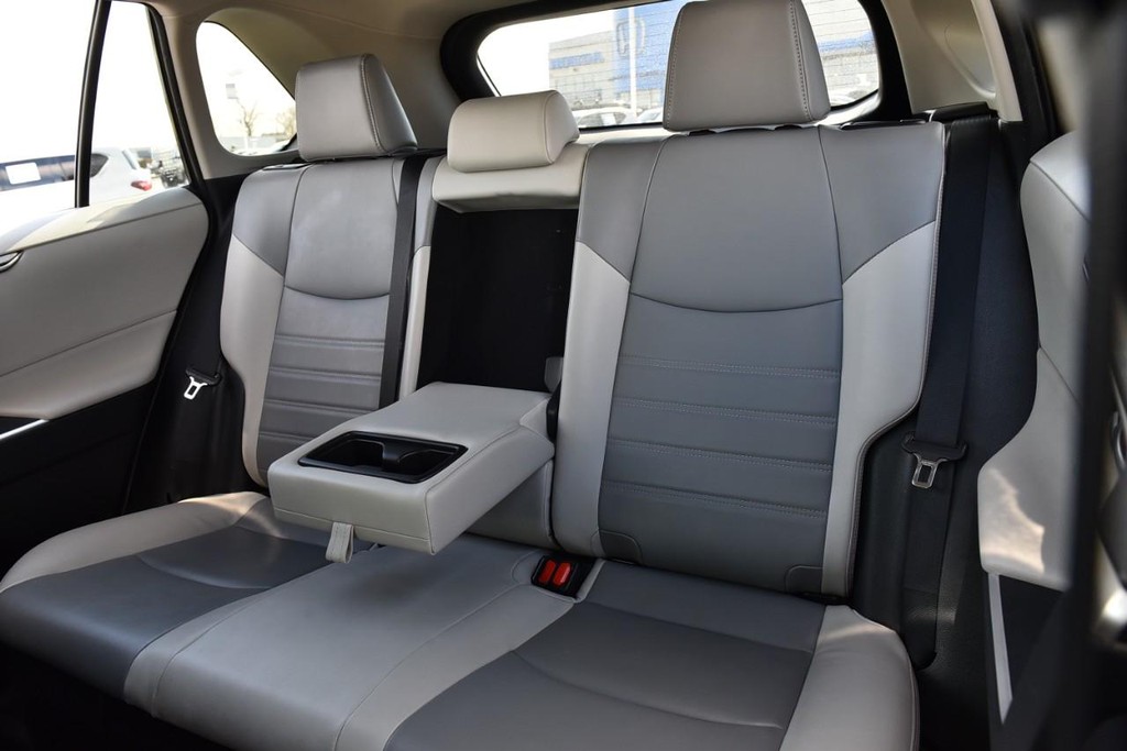 Toyota RAV4 Vehicle Image 22