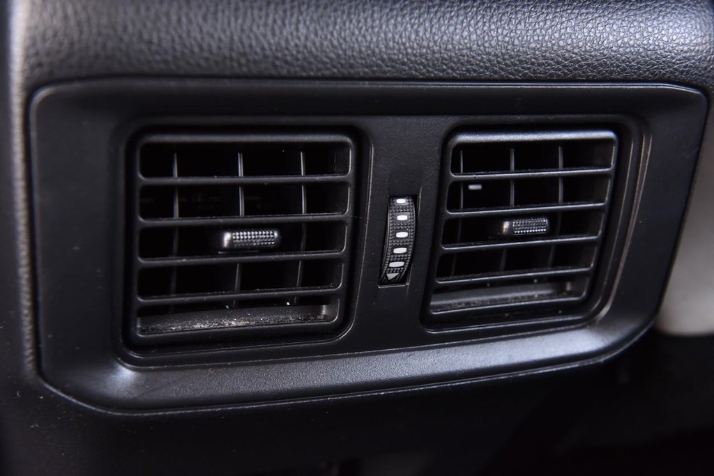 Toyota RAV4 Vehicle Image 23