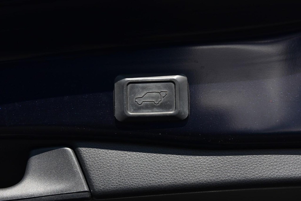 Toyota RAV4 Vehicle Image 26