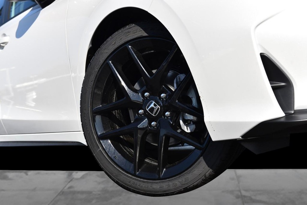 Honda Civic Hatchback Vehicle Image 03