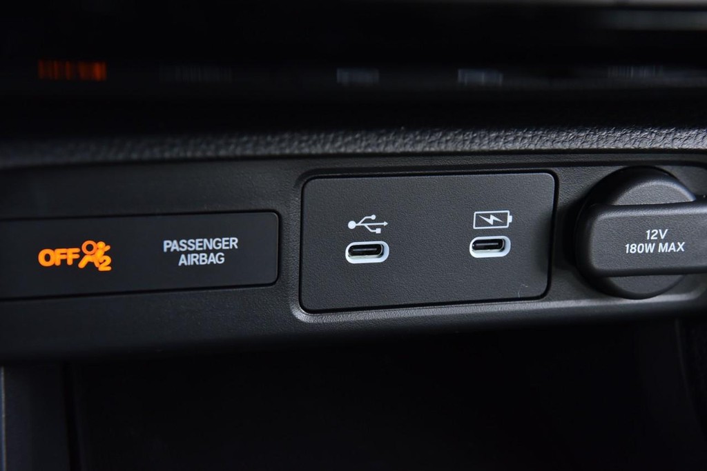 Honda Civic Hatchback Vehicle Image 16