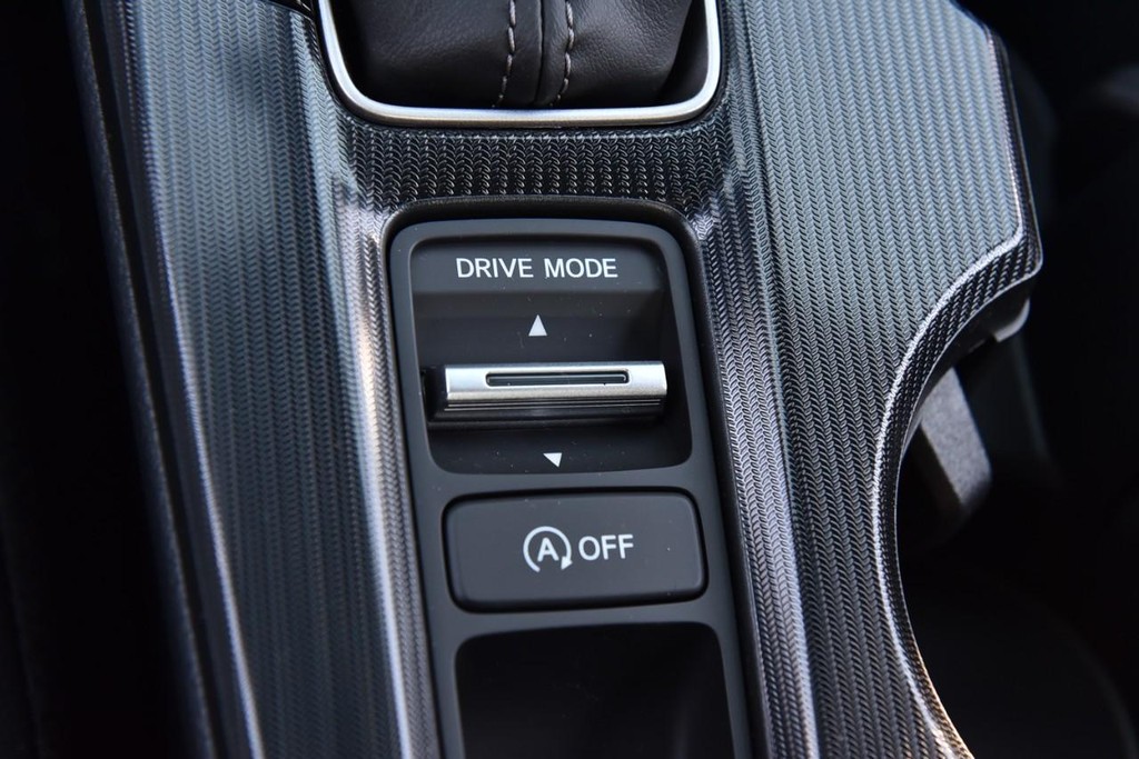 Honda Civic Hatchback Vehicle Image 17