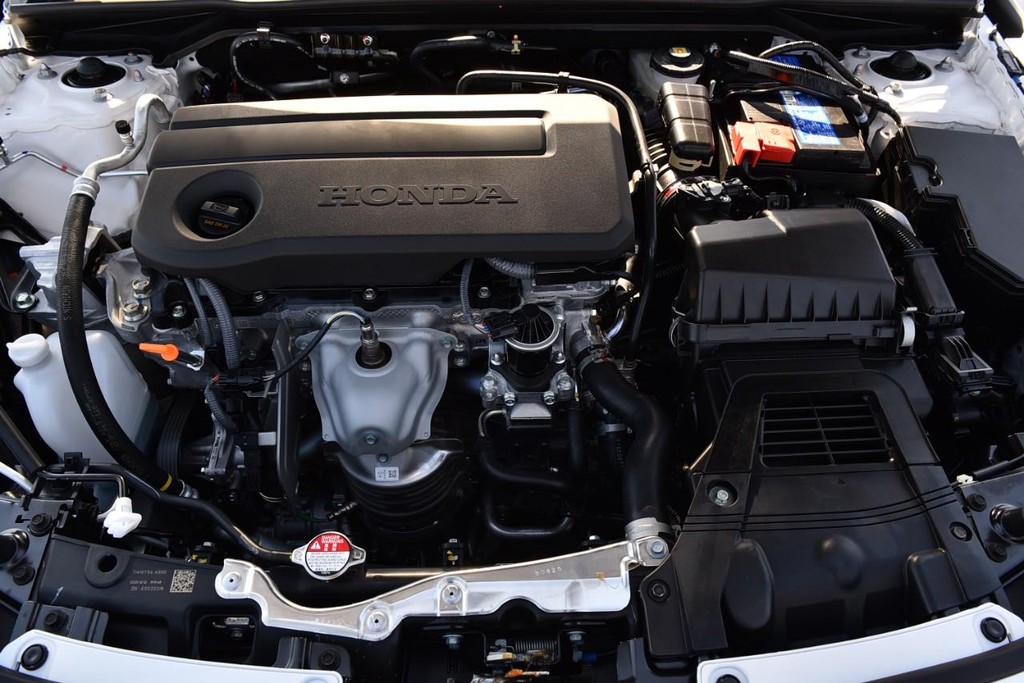 Honda Civic Hatchback Vehicle Image 24