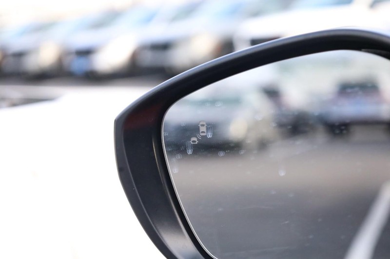 Honda Civic Hatchback Vehicle Image 19