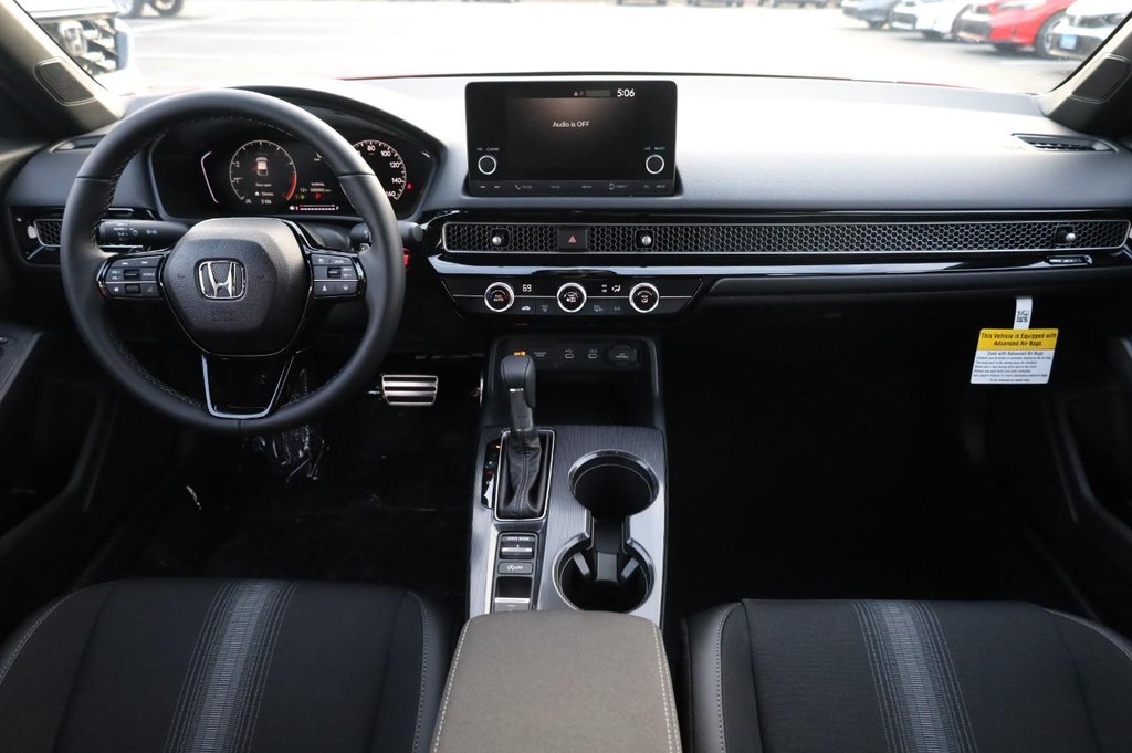 Honda Civic Hatchback Vehicle Image 21